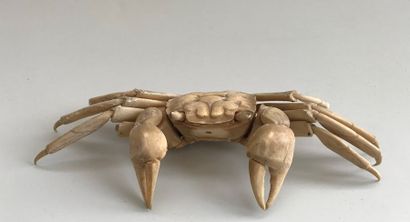 null JAPON

Crabe articulé en ivoire 

22 x 9 x 5 cm (Petits manques et traces d'humidité)



Spécimen...