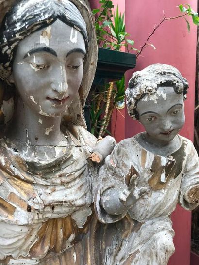 null Vierge à l'Enfant en bois sculpté, doré et polychromé. 

Travail du XVIIème...