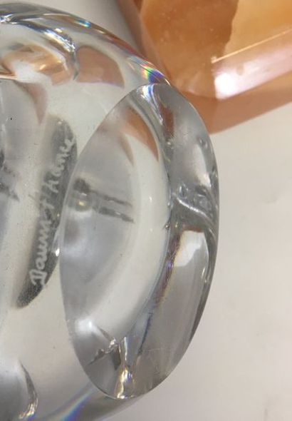 null DAUM France
Cendrier en cristal modelé à chaud de forme polylobées. Légers frottements...