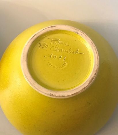 null Pol CHAMBOST (1906-1983)

Deux saladiers en céramique émaillée jaune citron...