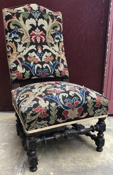 null Chaise d'enfant en bois tourné noirci de style Louis XIV, garniture de tapisserie...