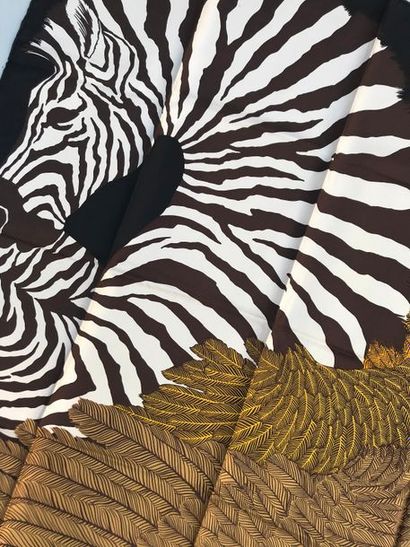 null HERMES Paris " Zebra Pegasus " par Alice Shirley - Carré en soie marron, beige,...