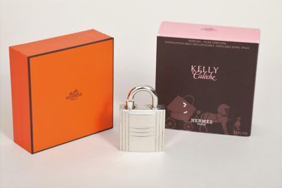 null HERMES Paris

Flaçon parfum " Kelly Calèche " vide, en forme de cadenas dans...