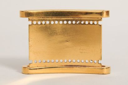 null HERMES 

Boucle de ceinture en métal doré. 

3,5 x 5 cm