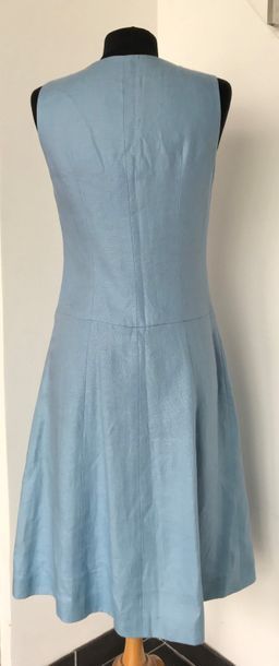 null HERMES Paris Made in France 

Longue robe chasuble avec veste en lin bleu turquoise,...