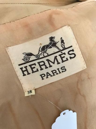 null HERMES Paris 

Imperméable en soie et composition crème, ceinture - Taille 38...