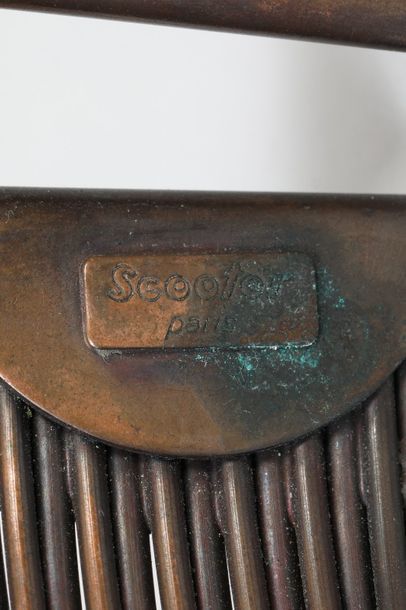 null SCOOTER

Collier torque en métal à patine bronze, signé, circa 2000 - Largeur...