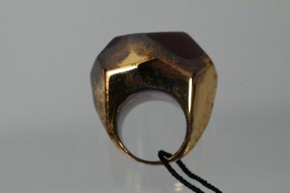 null APPARTEMENT A LOUER PARIS 

Bague Rock Ring en cristal et acrylique, circa 2000...