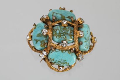null CHANEL par Robert GOOSSENS 

Broche en métal doré perles de verre turquoise...