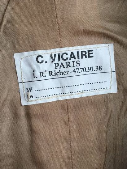 null C.VICAIRE Paris 

Gilet en cuir fauve à effet de poitrine - taille 38