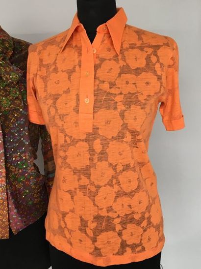 null Polo en coton orange impression fleur 

Chemisier à cravate en mousseline imprimée...