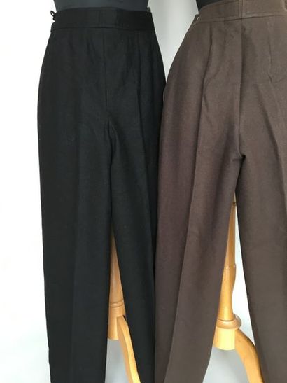 null EMMANUEL UNGARO PARALLELE Paris 

2 Pantalons en lainage noir et marron - taille...