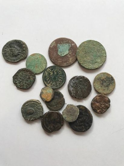 null Monnaies romaines diverses et autres.