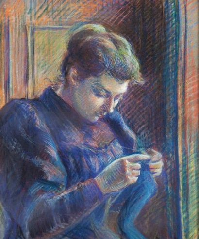 Maximilien LUCE (1858-1941) Femme cousant ou portrait de Mme Berthier Pastel signé...