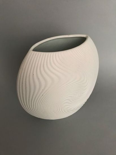 null Stéphane GALERNEAU
Vase modèle IKI en porcelaine de Sologne
29 x 31 cm