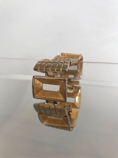 null TRIFARI

Bracelet en métal doré - Diamètre : 6 cm - (Accident)

On y joint deux...