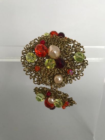 null HISTOIRE DE VERRE 

Bracelet composé de motifs en fils de laiton ornés de perles...