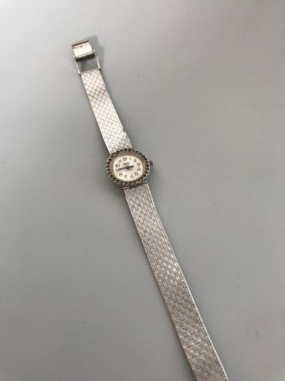 null MORTIMA 

Bracelet montre de dame en métal patiné gris et strass - Logueur :...