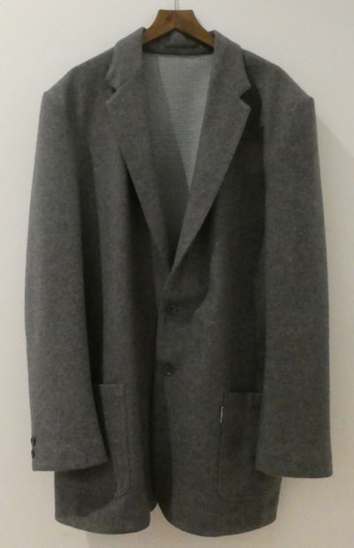 null Marc MILLER, une veste homme en flanelle grise, grande taille