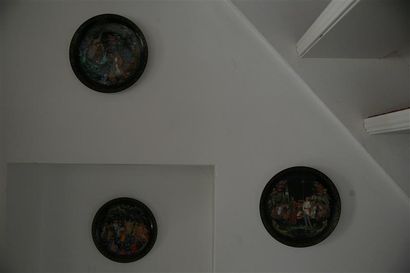 null VINOGRADOFF PORZELLAN une série de 15 assiettes en porcelaine à décor peint...
