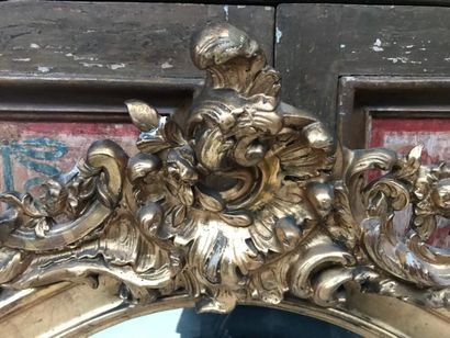 null Miroir en bois et stuc doré, style Louis XV, 160 x 105 cm (accident)