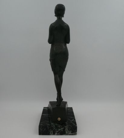 null LE FAGUAYS Pierre dit FAYRAL (1892-1962), "Elégante à la robe", sculpture en...