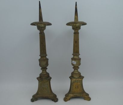 null Paire de pique-cierges en bronze doré, 19ème siècle, hauteur 42 cm