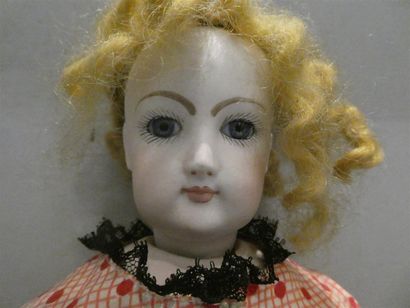 null François GAULTIER, une poupée mannequin à tête pivotante et buste en biscuit...
