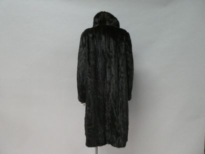 null DUBOST Fourrures Roanne, un manteau en vison dark d'élevage, T 44 environ