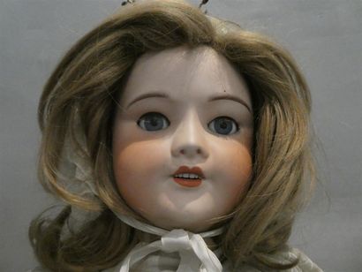 null S.F.B.J., une grande poupée SFBJ (Unis France), tête en biscuit coulé, moule...