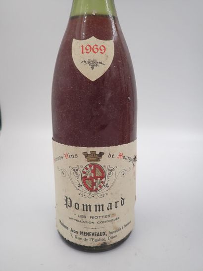 null POMMARD, Domaine Jean Meneveaux "Les Riottes" 1969 (3-bouteilles) niveau légèrement...