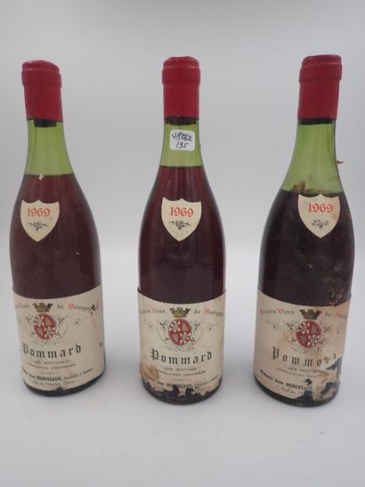 null POMMARD, Domaine Jean Meneveaux "Les Riottes" 1969 (3-bouteilles) niveau légèrement...
