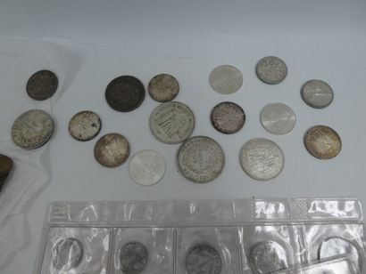 null LOT de 73 pièces de collection démonétisées France dont argent 289 gr