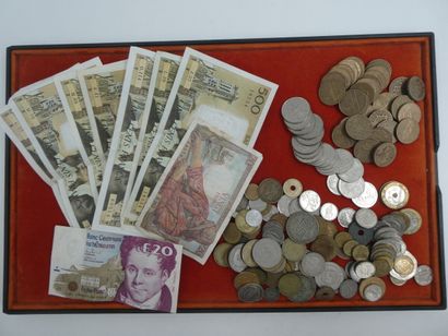 null LOT monnaie démonétisée dont 7 billets de 500 francs, 1 billet de 20 francs...