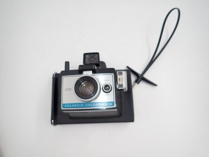 null POLAROID COLORPACK III, un ancien appareil photo.