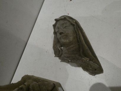 null [RELIGIOSA] Une statue de L'éducation de la Vierge par Sainte Anne en plâtre,...
