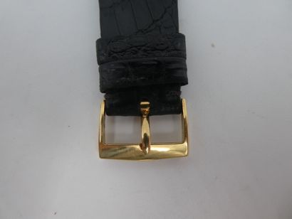 null AUDEMARS PIGUET (Carrée extra-plate / Or jaune), une montre bracelet d'homme...