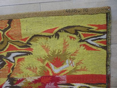 null BISSERY Jean-Claude (20ème siècle) d'après, Tapisserie en laine à décor rouge,...