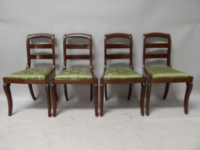 null Série de quatre chaises à barrettes en acajou et placage d'acajou, style Re...