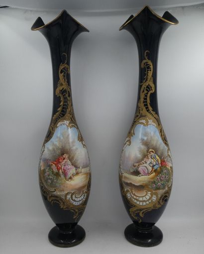 null SAMSON ?, paire d'importants vases en porcelaine à décor polychrome de scènes...