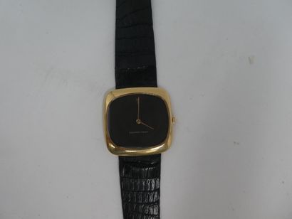 null AUDEMARS PIGUET (Carrée extra-plate / Or jaune), une montre bracelet d'homme...