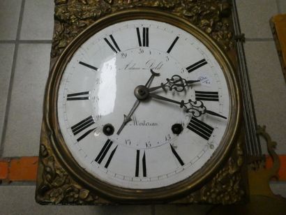 null Un mouvement d'horloge cadran émaillé marqué Adam DOLD à Montereau avec balancier...