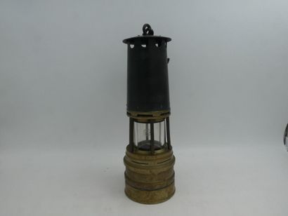 null Une lampe de mineur avec un verre en Baccarat, hauteur 30 cm