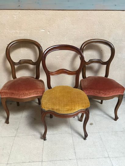 null LOT de trois chaises dont une paire de chaises, Louis Philippe
