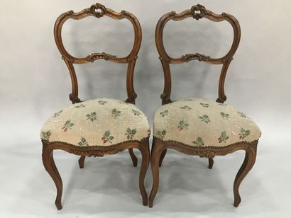 null Une paire de chaises, style Louis XV