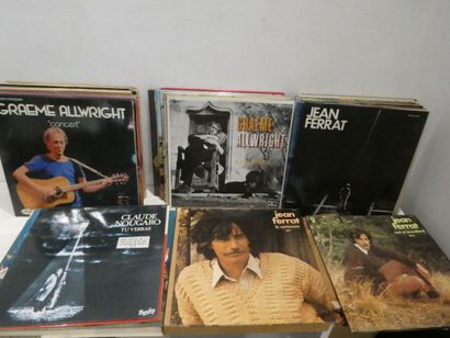 null LOT VARIETE disques vinyle 33 tours (environ 50) : Jean FERRAT, MALICORNE, Grame...