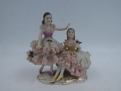 DRESDEN, un couple de danseuses classiques,...