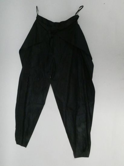 null Anne-marie ABELLAN, black pants, T 38.