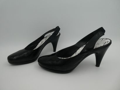 null Robert CLERGERIE, pair of pumps with back straps in black veni, S 7 1/2