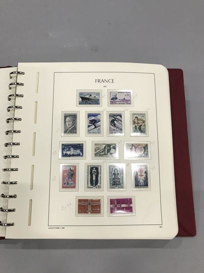 null Belle collection de timbres de France de 1849 à 1970 en 4 albums LINDNER tres...